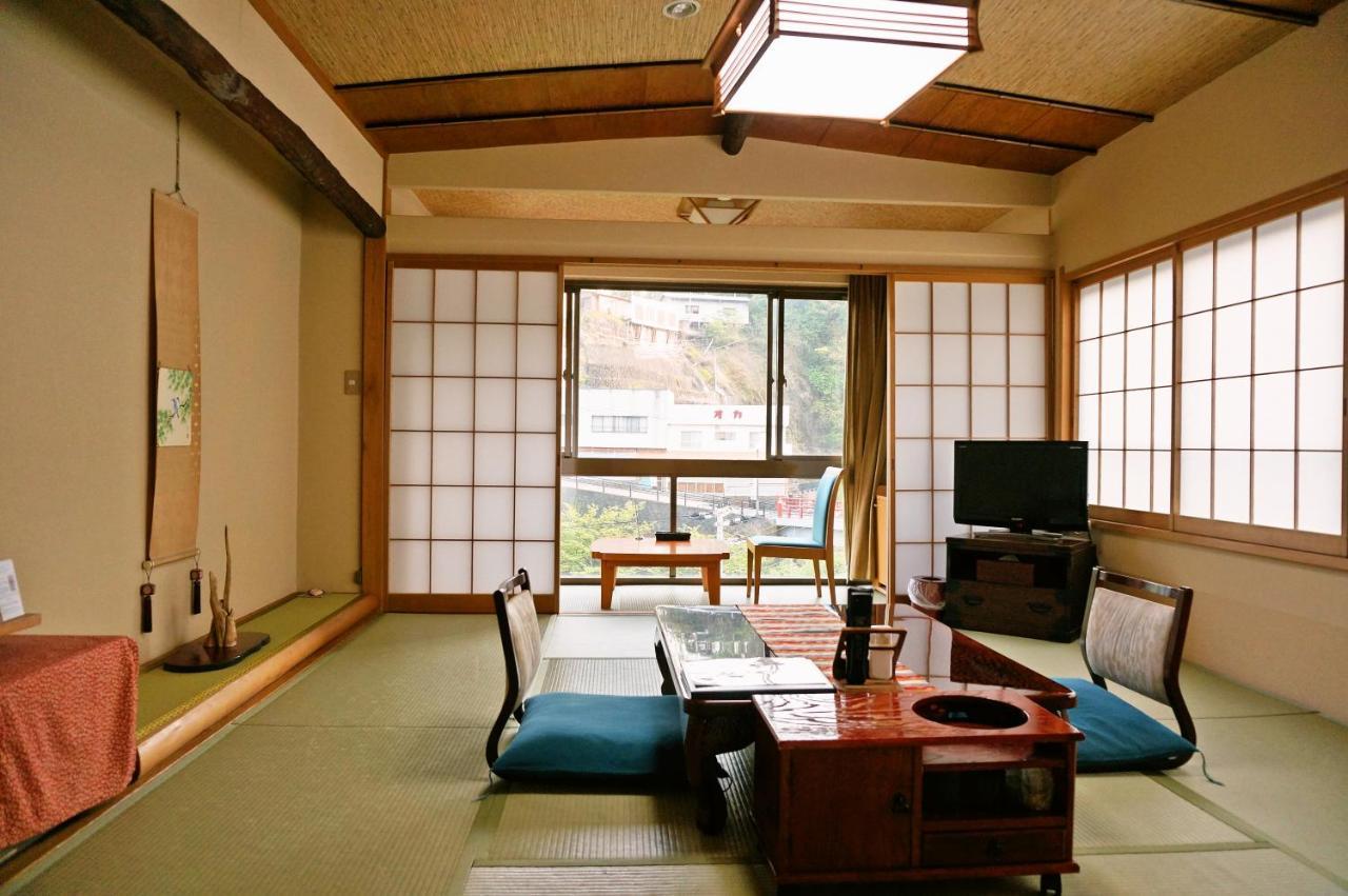 ホテル 熱川温泉 源泉湯守り 玉翠館 東伊豆町 エクステリア 写真